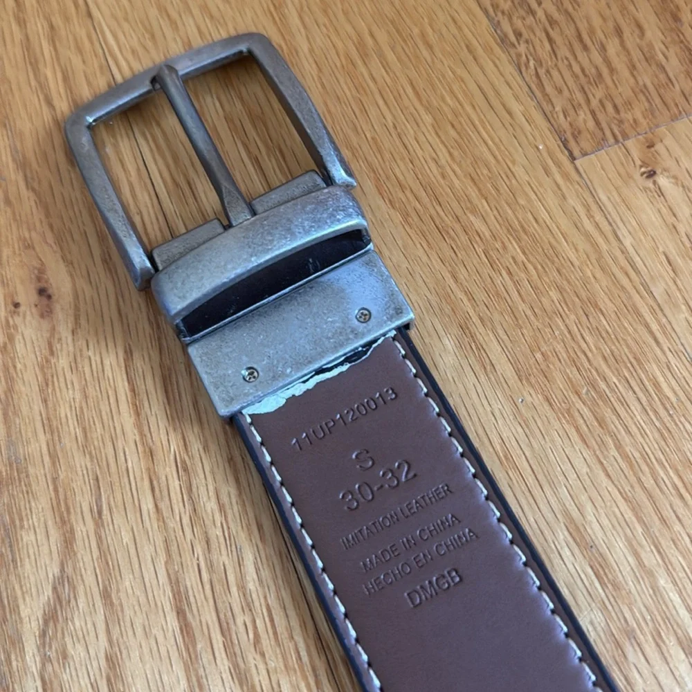 ☀️3/$15 Men's Reversible Black / Brown Belt Small (30-32)